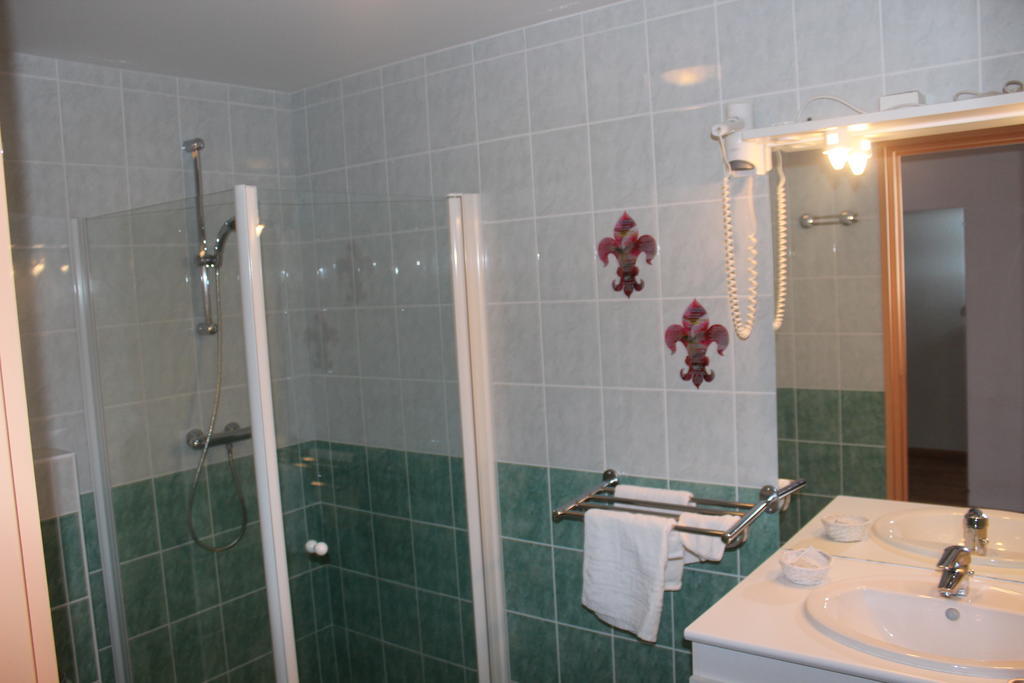 Le Champ Des Lys Hotel Amancey Quarto foto